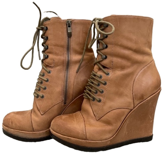Vince Camuto VC-Suni Leather Lace Up Wedge Heel Platform Ankle Booties sz 38